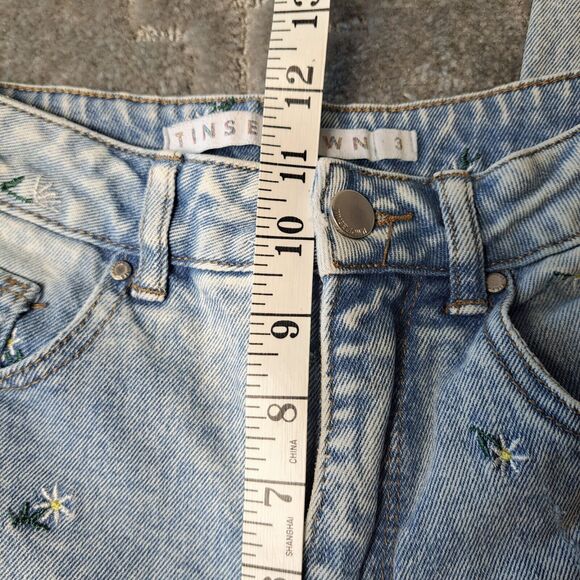 Tinseltown Daisy Denim Mom Jeans Womens Size 3/26W light wash distressed raw hem - Picture 7 of 9